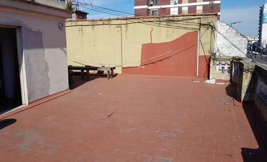 LANUS OESTE - HIPOLITO YRIGOYEN 4800