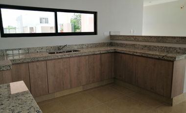 CASA NUEVA DE UNA PLANTA EN PRIVADA NADIRA RESIDENCIAL DE 3 RECAMARAS, PISCINA