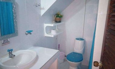 SE ALQUILAN HABITACIONES POR NOCHE DE ACOMODACION DE PAREJA Y ACOMODACION MULTIPLE, EXCELNTE UBICACION