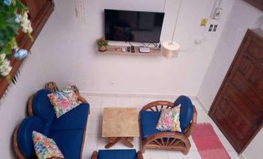 SE ALQUILAN HABITACIONES POR NOCHE DE ACOMODACION DE PAREJA Y ACOMODACION MULTIPLE, EXCELNTE UBICACION