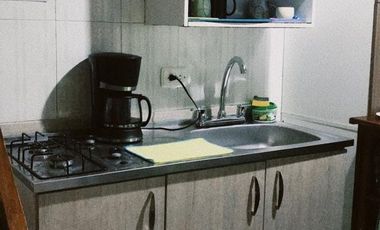 SE ALQUILAN HABITACIONES POR NOCHE DE ACOMODACION DE PAREJA Y ACOMODACION MULTIPLE, EXCELNTE UBICACION