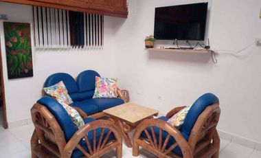SE ALQUILAN HABITACIONES POR NOCHE DE ACOMODACION DE PAREJA Y ACOMODACION MULTIPLE, EXCELNTE UBICACION