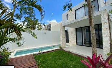 Casa en residencial privado con casa  club, área para niños, alberca con carril