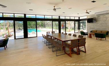 Casa en residencial privado con casa  club, área para niños, alberca con carril