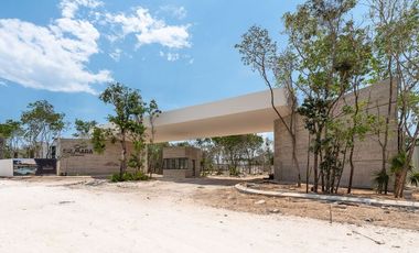 Casa en residencial privado con casa  club, área para niños, alberca con carril