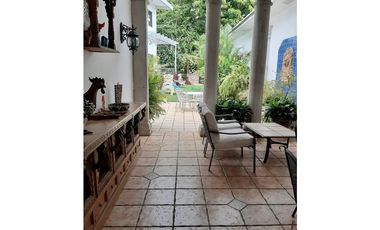 SE VENDE TERRENO EN SAN FRANCISCO CON DOS CASAS