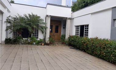 SE VENDE TERRENO EN SAN FRANCISCO CON DOS CASAS