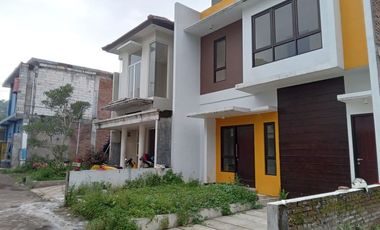 DIJUAL CEPAT SISA 2 UNIT SAJA RUMAH MEWAH HARGA MURAH 3 MENIT KE BANDARA