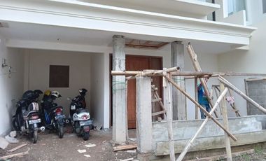 DIJUAL CEPAT SISA 2 UNIT SAJA RUMAH MEWAH HARGA MURAH 3 MENIT KE BANDARA