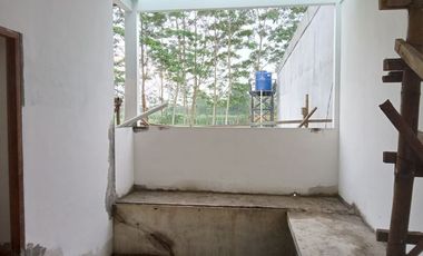 DIJUAL CEPAT SISA 2 UNIT SAJA RUMAH MEWAH HARGA MURAH 3 MENIT KE BANDARA