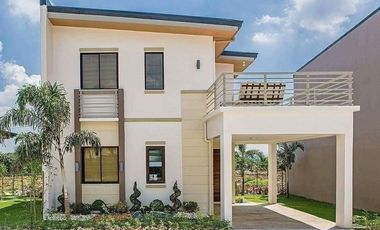 Single Attached with Attic for only P20k Reservation