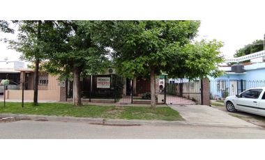 venta casa 3 amb con pileta  paso del rey