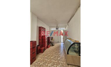 Excelente propiedad frente a la Panamericana Norte, en una zona con un gran potencial de crecimiento. Este local comercial es ideal para emprendedores