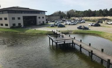 Lindisima oficina con vista y luz
