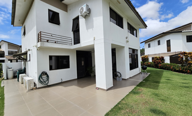 Se Vende Casa en Costa Verde