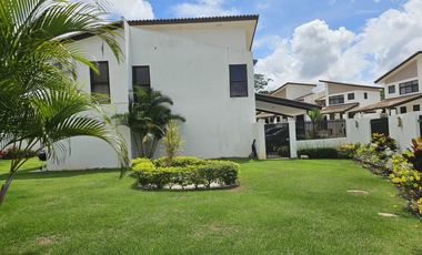 Se Vende Casa en Costa Verde
