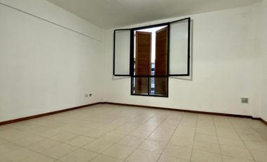 Departamento de 4 AMBIENTES ubicado en el Barrio Luz y Fuerza.
