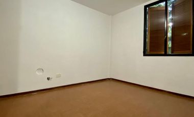 Departamento de 4 AMBIENTES ubicado en el Barrio Luz y Fuerza.