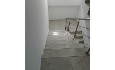 Se vende apartamento en barrio castellana, Montería
