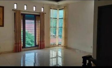 Disewakan Rumah di Duren Sawit - Jakarta Timur