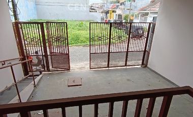 Disewakan Rumah Mungil Taman Semanan Indah Jakarta Barat