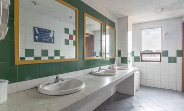 edificio en arriendo/venta en doce de octubre. Cod A27733