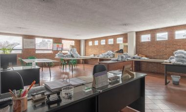 edificio en arriendo/venta en doce de octubre. Cod A27733