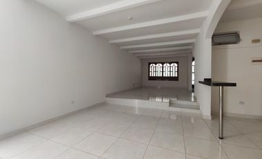 casa en venta en niza. Cod V26316