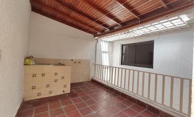 casa en venta en niza. Cod V26316