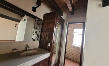 Casa en VENTA  o RENTA en Paseo de la Presa frente al parque Florencio Antillón