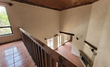 Casa en VENTA  o RENTA en Paseo de la Presa frente al parque Florencio Antillón