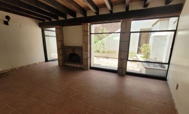 Casa en VENTA  o RENTA en Paseo de la Presa frente al parque Florencio Antillón