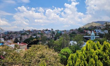 Casa en VENTA  o RENTA en Paseo de la Presa frente al parque Florencio Antillón