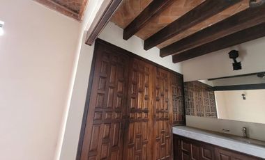 Casa en VENTA  o RENTA en Paseo de la Presa frente al parque Florencio Antillón