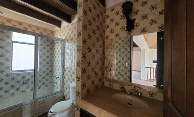 Casa en VENTA  o RENTA en Paseo de la Presa frente al parque Florencio Antillón