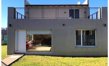 HERMOSA CASA EN COUNTRY ZURITA