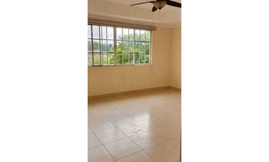SE VENDE CASA DUPLEX EN ALTOS DE PANAM. AM