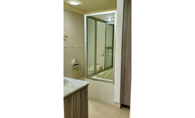 SE VENDE CASA DUPLEX EN ALTOS DE PANAM. AM