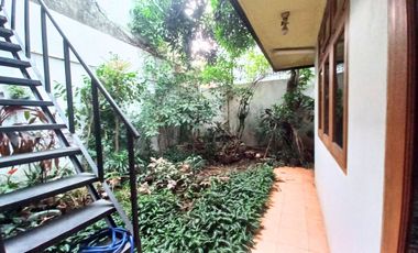 Rumah disewakan Jalan 1 Mobil agak lebar di Tebet Jaksel