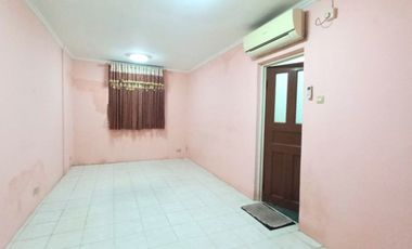 Rumah disewakan Jalan 1 Mobil agak lebar di Tebet Jaksel