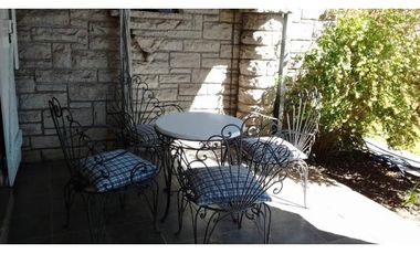 Chalet 5 ambientes en esquina. Garage/quincho zona Chauvin