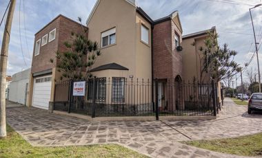 En Venta - Hermoso Chalet 6 Ambientes en Barrio Guemes