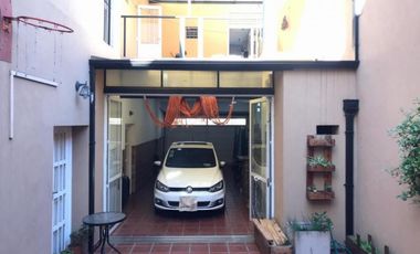 En Venta - Hermoso Chalet 6 Ambientes en Barrio Guemes