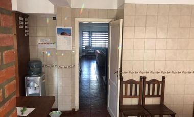 En Venta - Hermoso Chalet 6 Ambientes en Barrio Guemes
