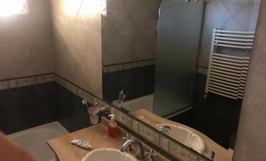 En Venta - Hermoso Chalet 6 Ambientes en Barrio Guemes