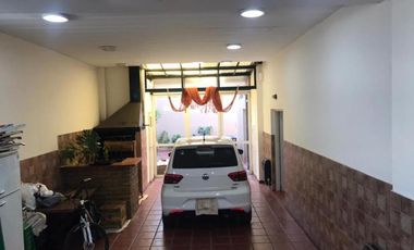 En Venta - Hermoso Chalet 6 Ambientes en Barrio Guemes