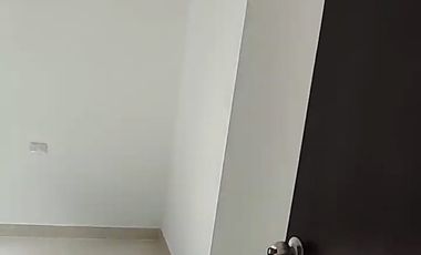 casa en venta en la granja. Cod V12765
