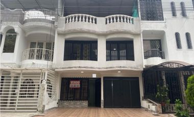 Casa de dos pisos más terraza en venta Barrio Las Américas Palmira