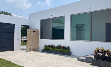 Adelante de plaza Averanda