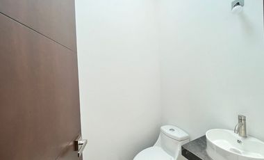 Adelante de plaza Averanda